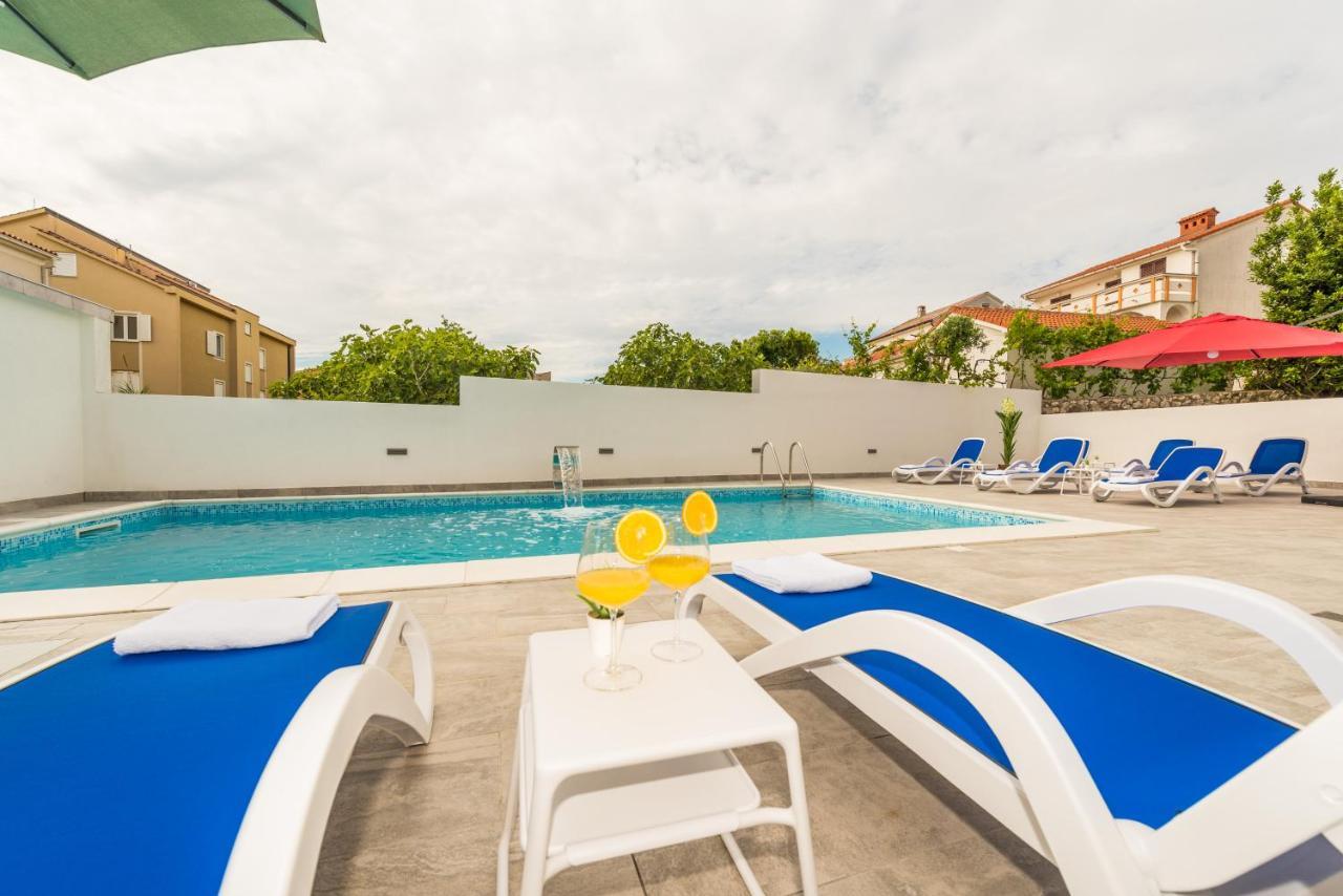 Villa Jana Luxury Apartments Новалья Экстерьер фото