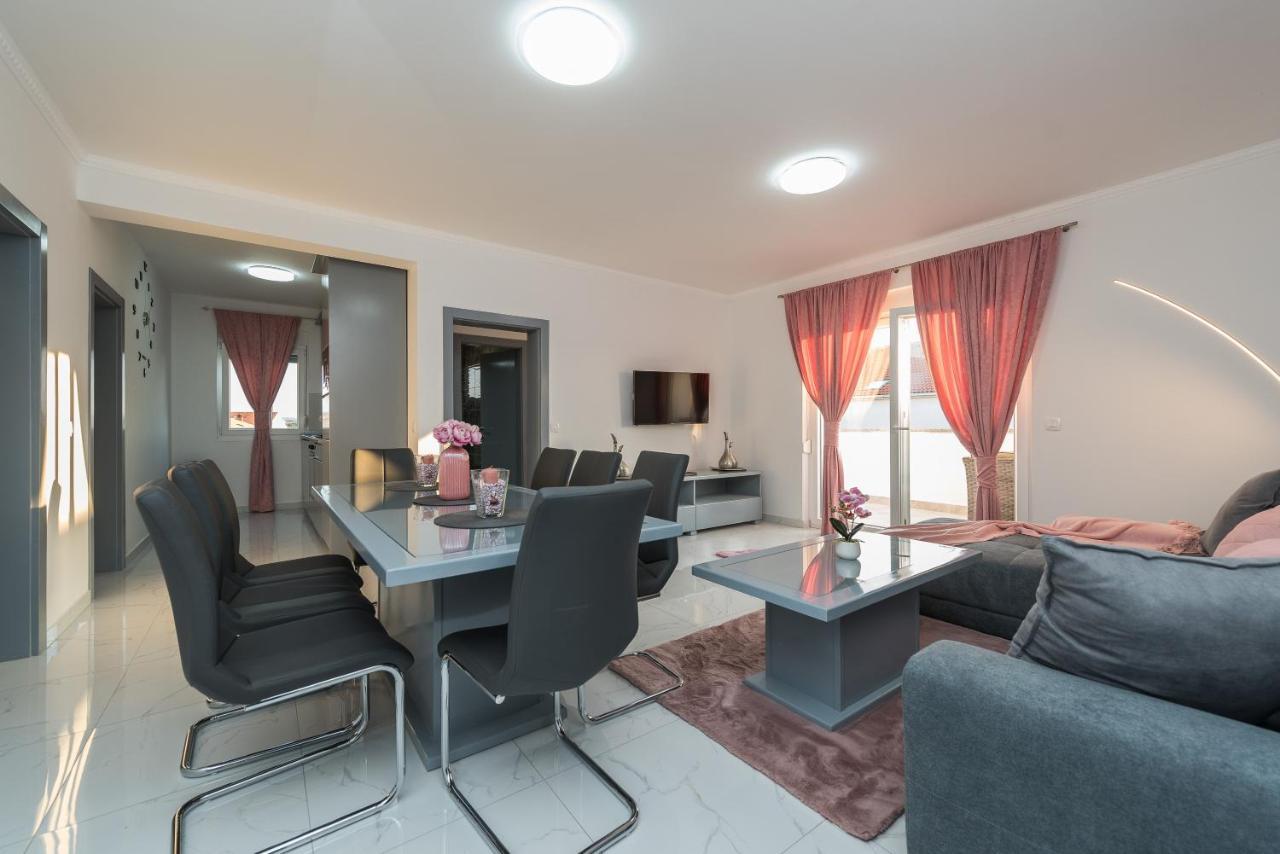 Villa Jana Luxury Apartments Новалья Экстерьер фото